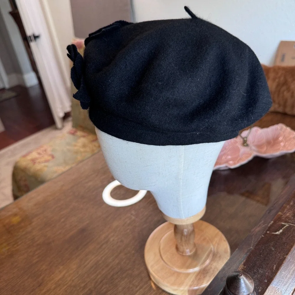 Betmar New York Black Wool Blend Floral Applique Beret Hat B515 Mens Womens